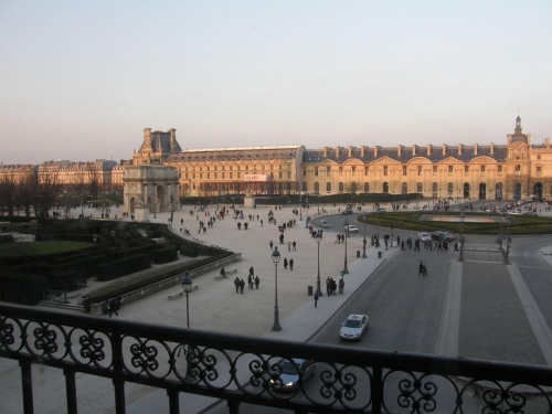 Paryż z jego zabytkami muzealnymi - Francja