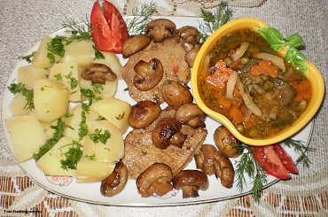 Schab duszony z warzywami .
Przepisy do zdjęć zawartych w albumie można odszukać na forum GarKulinar .
Tu jest link
http://garkulinar.jun.pl/index.php
Zapraszam. #schab #wieprzowina #mięso #warzywa #jedzenie #kulinaria #gotowanie