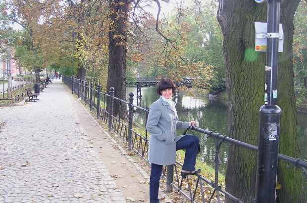 ...na nowej promenadzie nad fosą Wrocławską (10.2009)