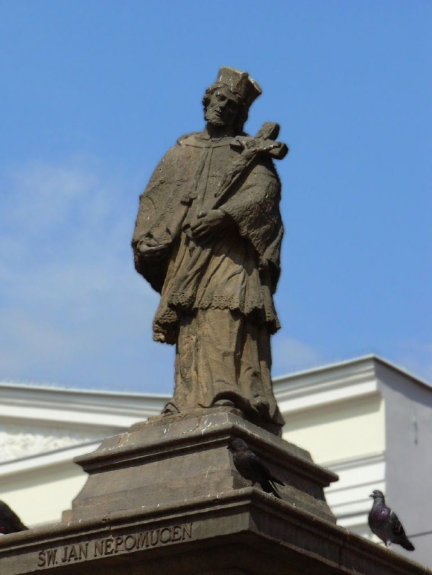 posąg Św . Jana Nepomucena w Rybniku na rynku