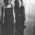 Aktorki Janina Wilczówna ( z prawej ) i Helena Kitajewicz podczas balu. Bal Państwowego Instytutu Sztuki Teatralnej w Warszawie_12.02.1938 r.