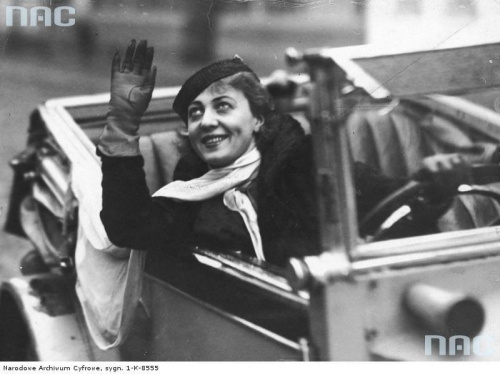 Maria Malicka, aktorka, ( w samochodzie )_1936 r.
