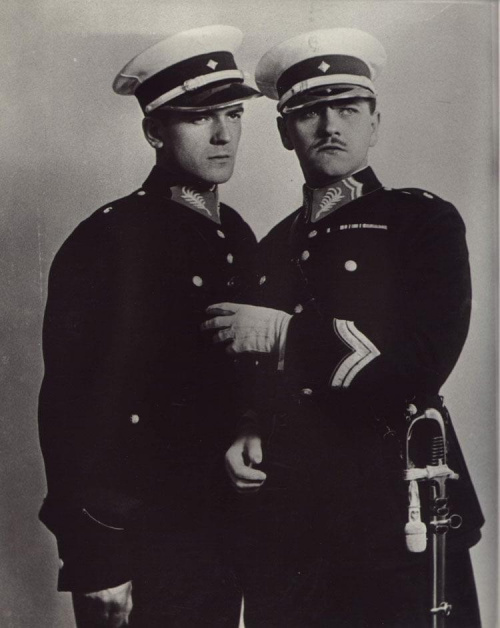 Aktorzy Eugeniusz Bodo i Adam Brodzisz ( 1. z lewej ), zdjęcie z filmu " Bezimienni Bohaterowie "_1932 r.