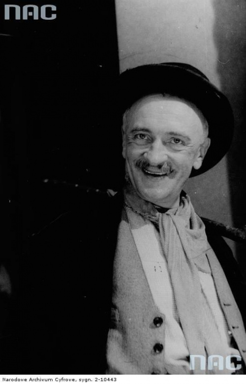 Aktor Józef Orwid w sztuce " Trójka hultajska " w Teatrze Komedia w Warszawie_07.1941 r.