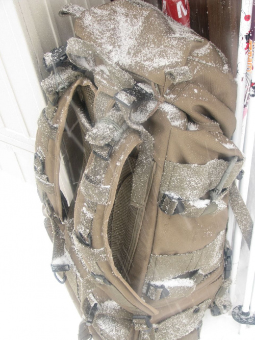 Austriacki plecak Kampfrucksack Klein systemu KAZ 03. Plecak z odpiętym pasem biodrowym.