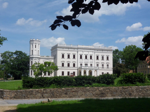 Schloss Krobnitz w Niemczech #architektura #Krobnitz #Niemcy #Reichenbach