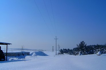 Zima w Osieku/k.Olkusza
Piękny widok i słoneczny dzień. #zima #mróz #mroz #widok #słońce #slonce #snieg #zaspy #piękno #natura #niebo #drzewa #szron #gładkośc #gładź #gladz #połac #pole #spokój #ŁadnyDzień #działka
