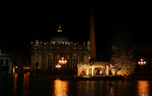 Bazylika, a przed nią szopka watykańska. #bazylika #choinka #Rzym #Watykan #szopka #Noc #święta