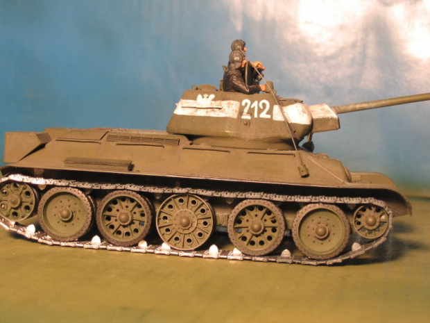 T34-76_N212_1-35 scale