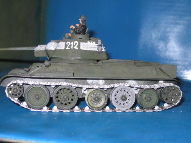 T34-76_N212_1-35 scale