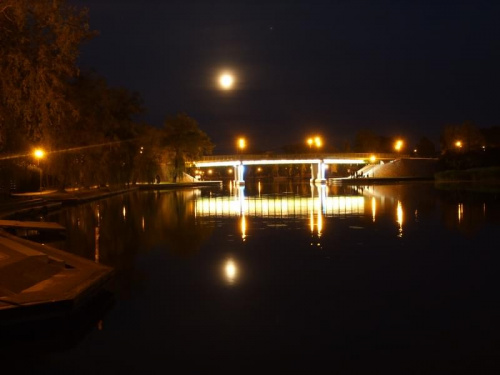 most w Augustowie nocą